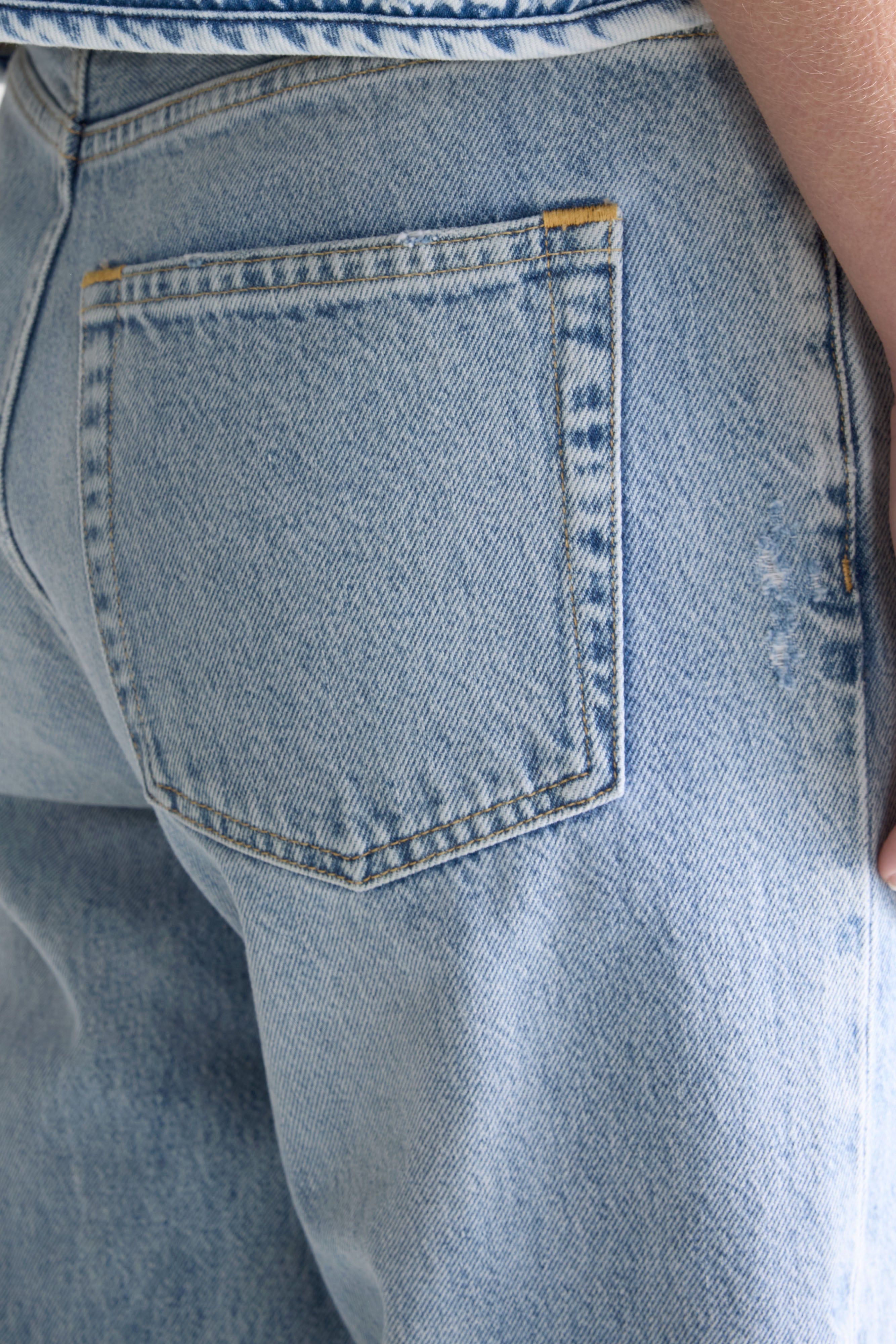 Denim N. 35 straight jeans (261 / W / LT BLUE BLEACH)