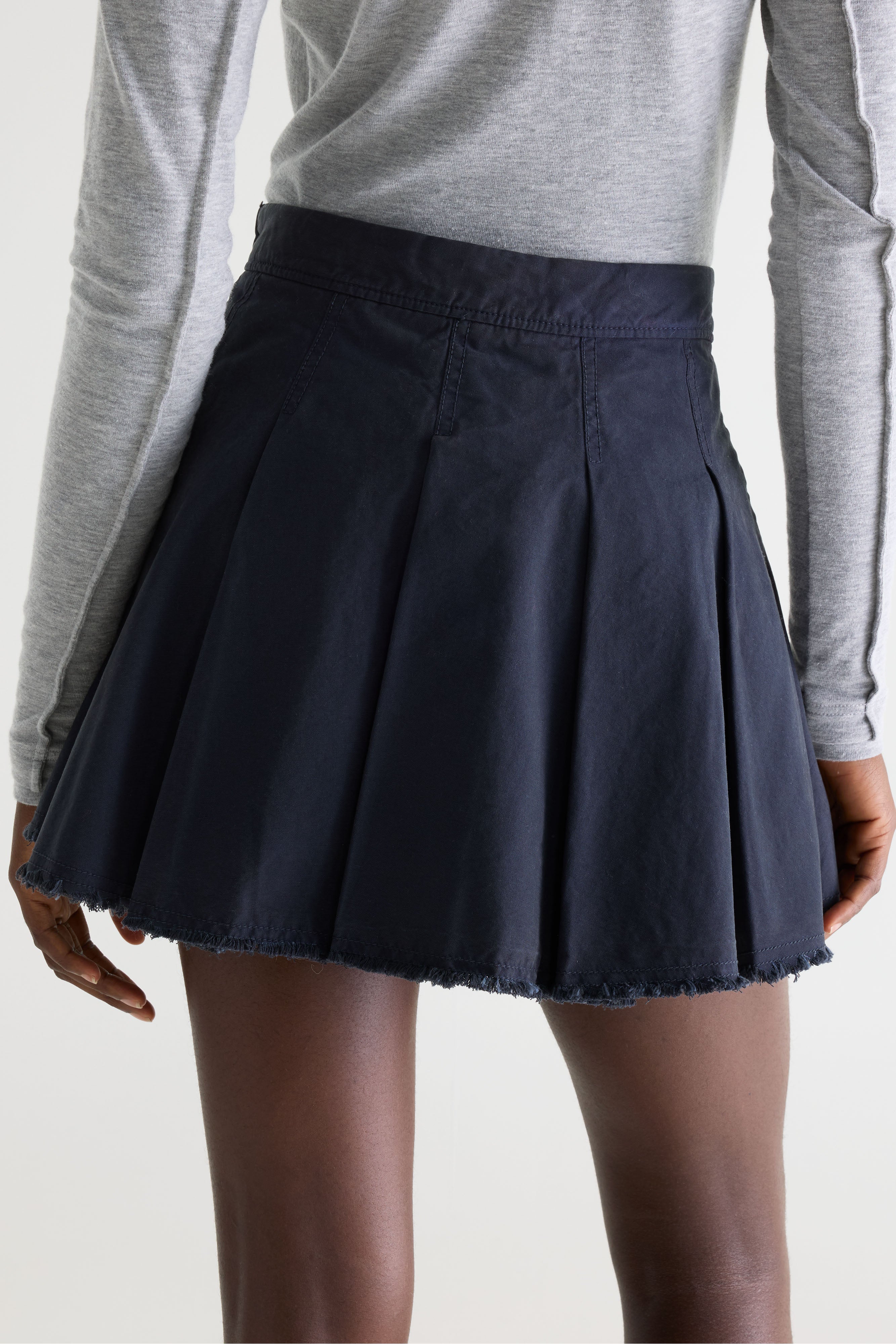 Windy pleated mini skirt (261 / W / NAVY)