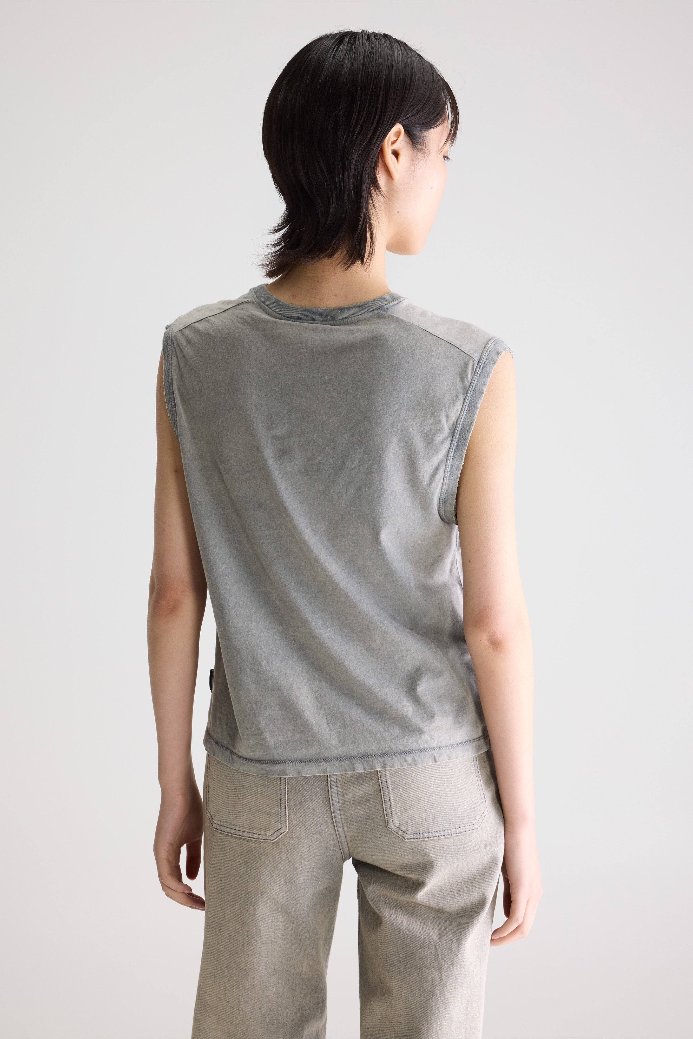 Falde sleeveless t-shirt (261 / W / BLACK SAND)