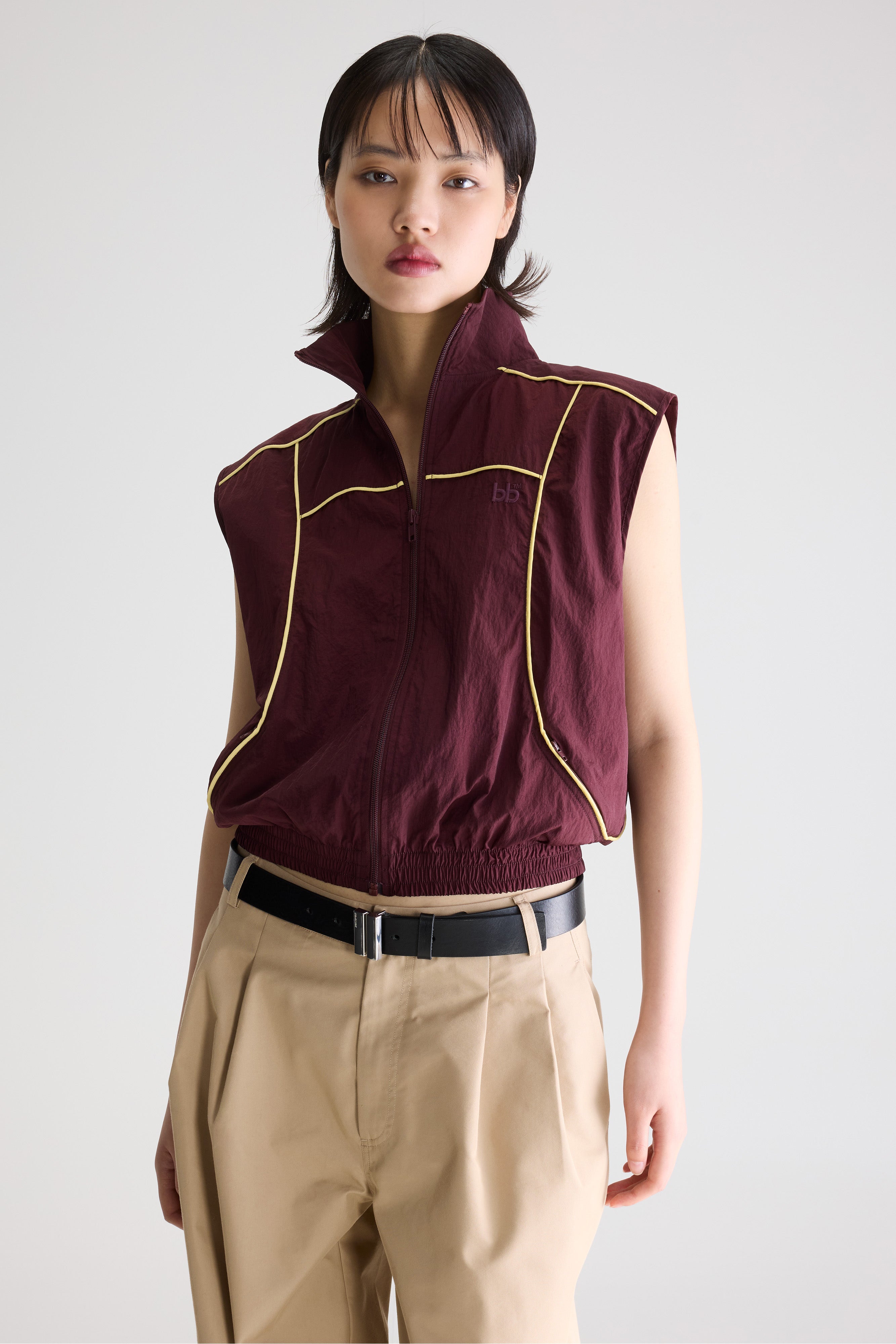 Tinta sleeveless sports veste (261 / W / WINE)