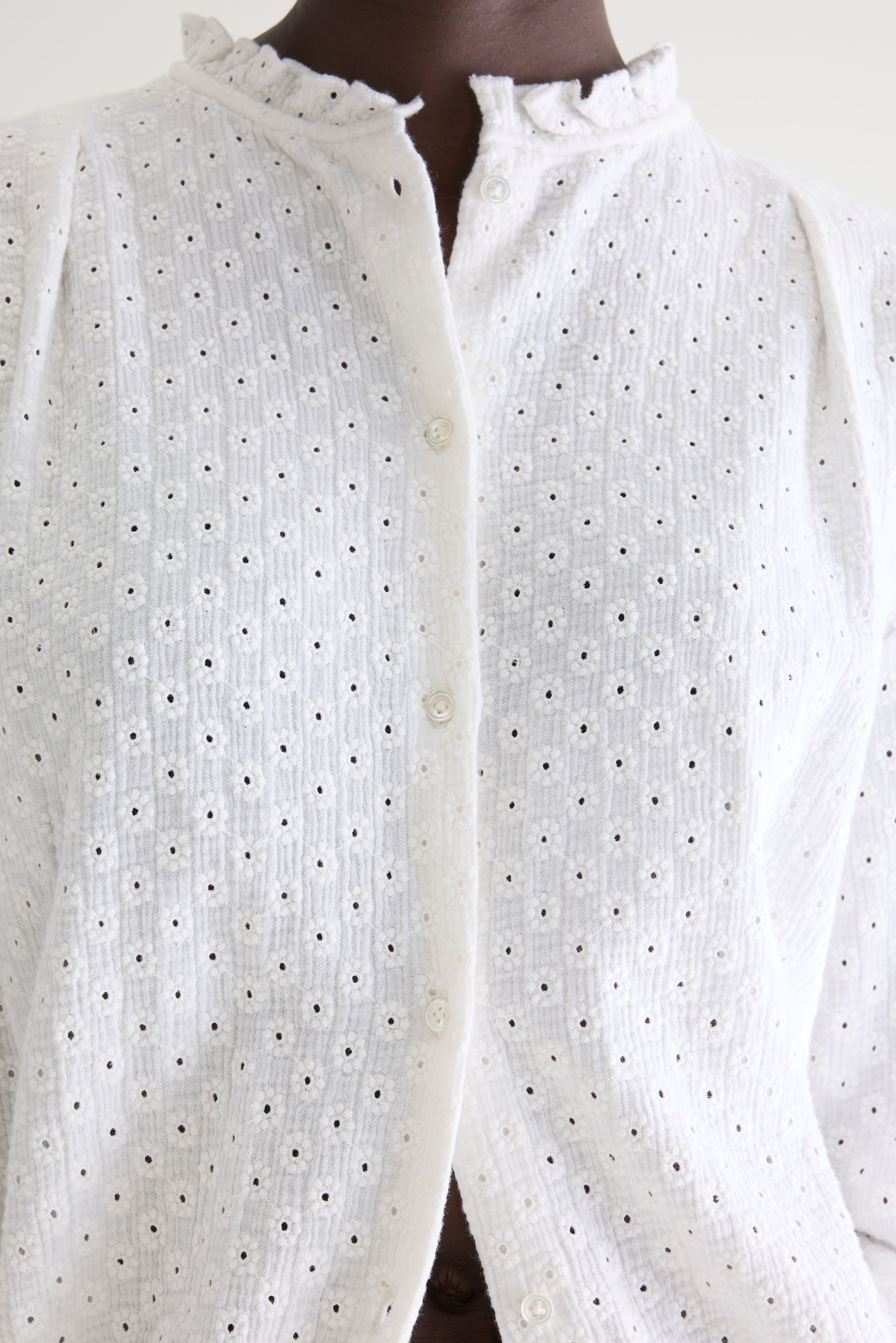 Chelsy embroidered blouse (261 / W / NATURAL)