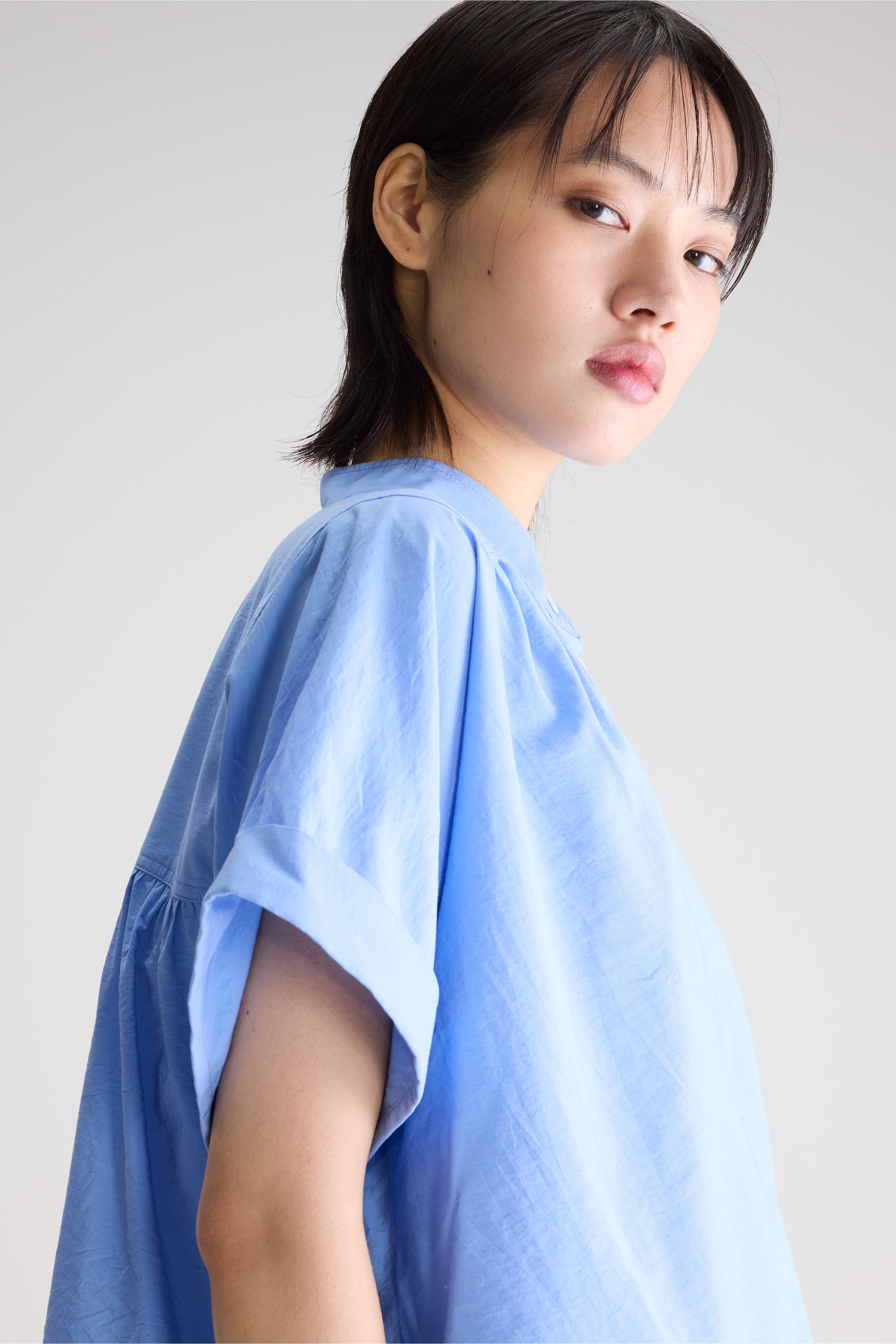 Pear short-sleeve blouse (261 / W / BLUE SHIRT)