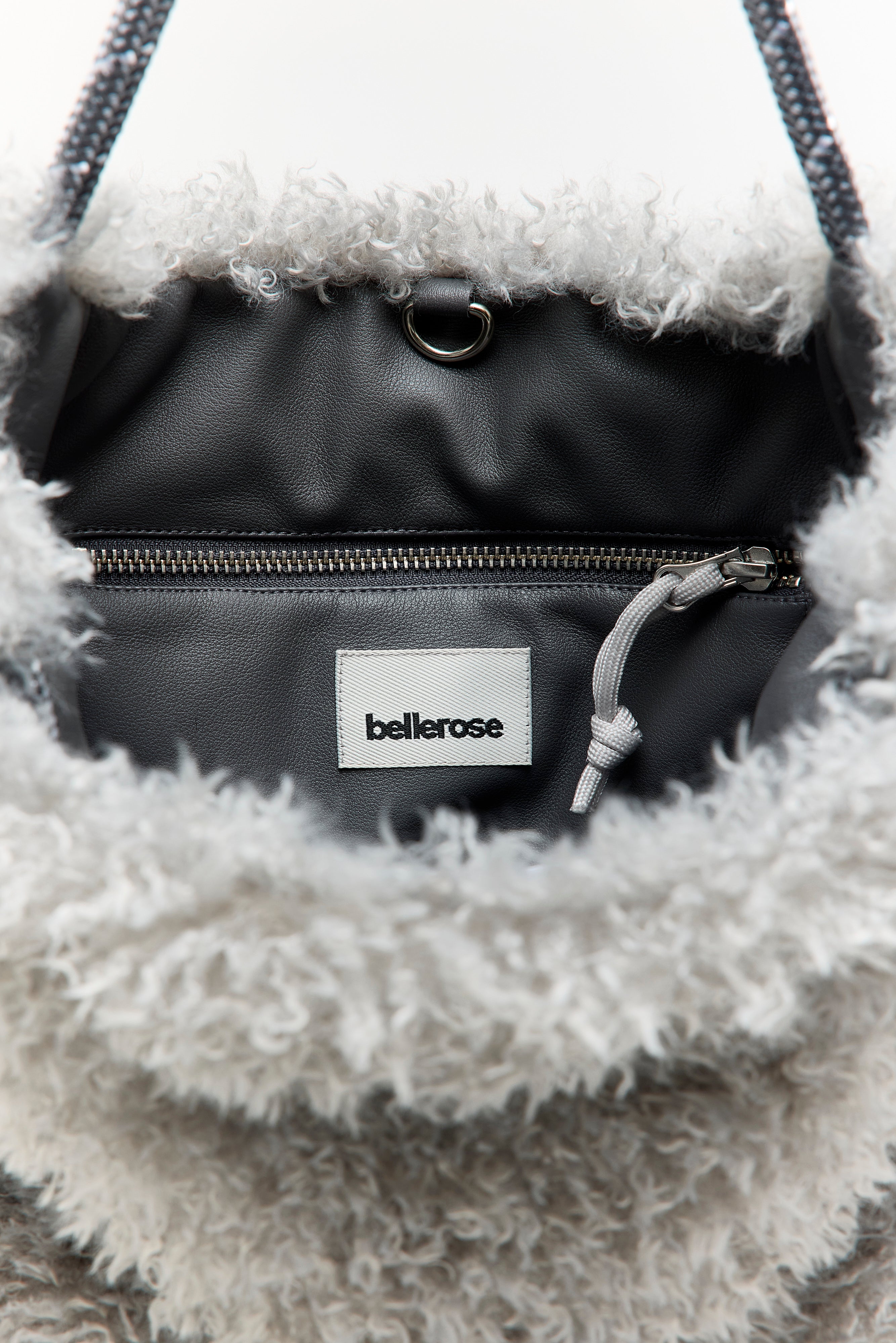 Helmin shoulder bag (261 / W / NICKEL)