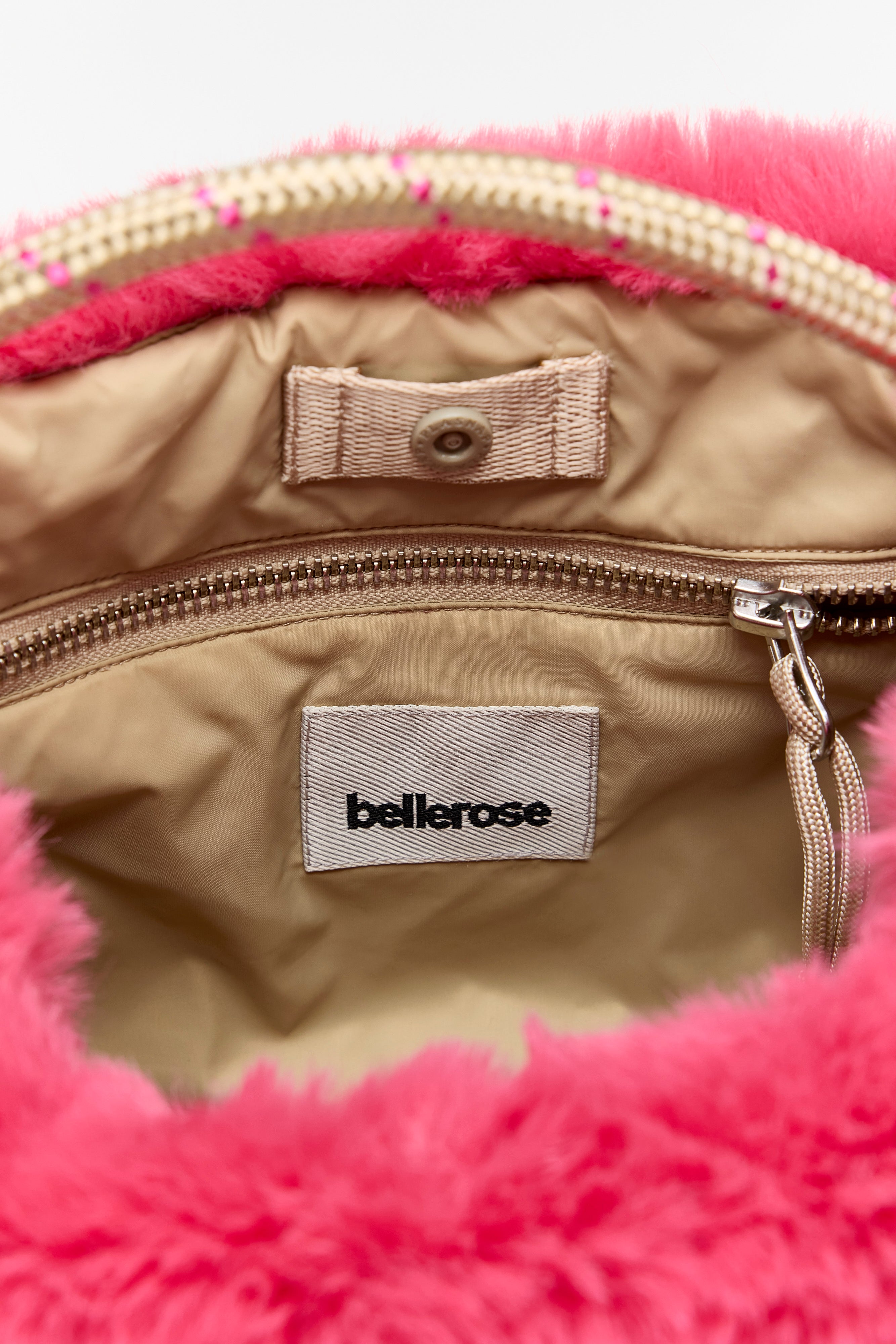Helcro faux-fur shoulder bag (261 / W / GERANIUM)