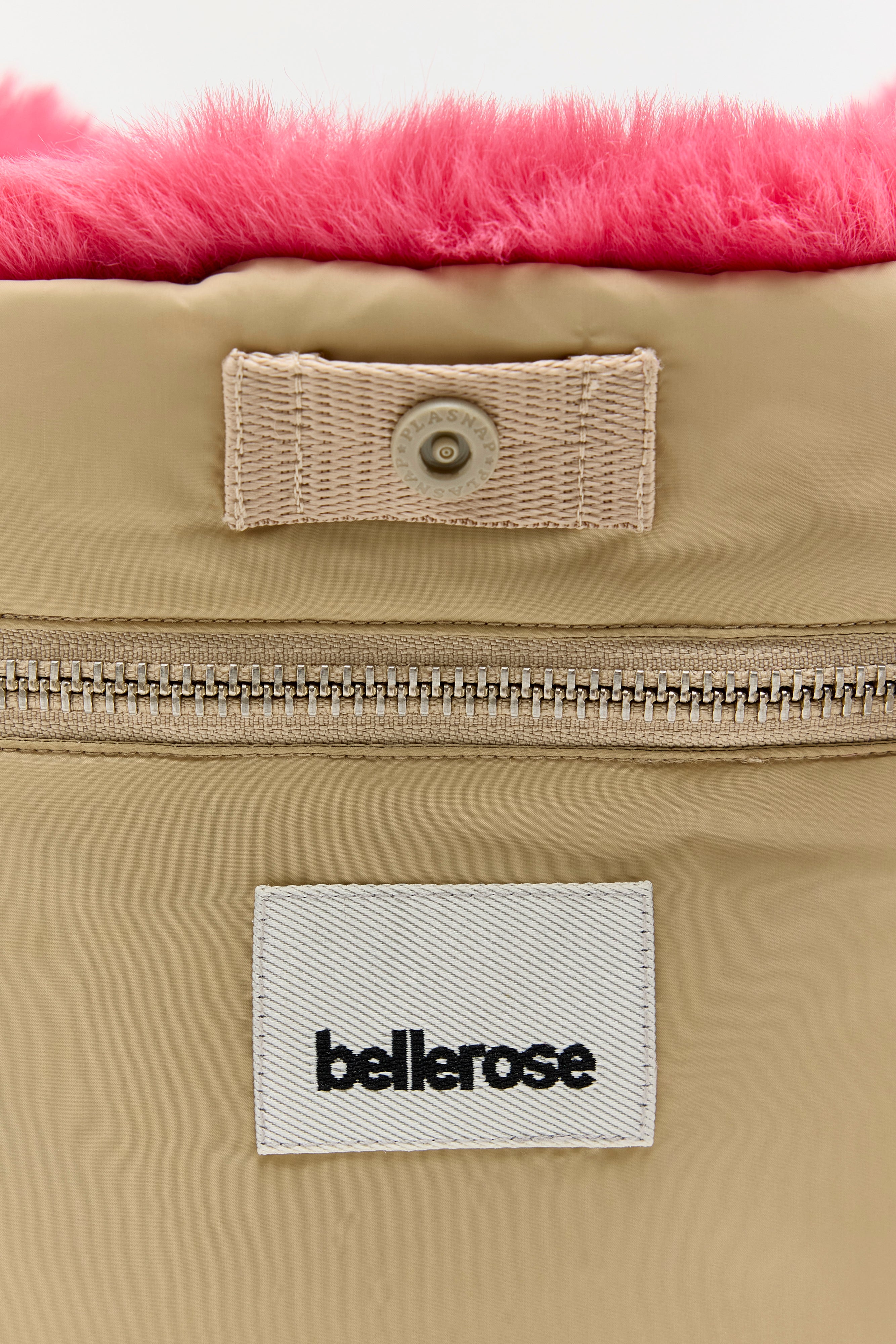 Helcro faux-fur shoulder bag (261 / W / GERANIUM)