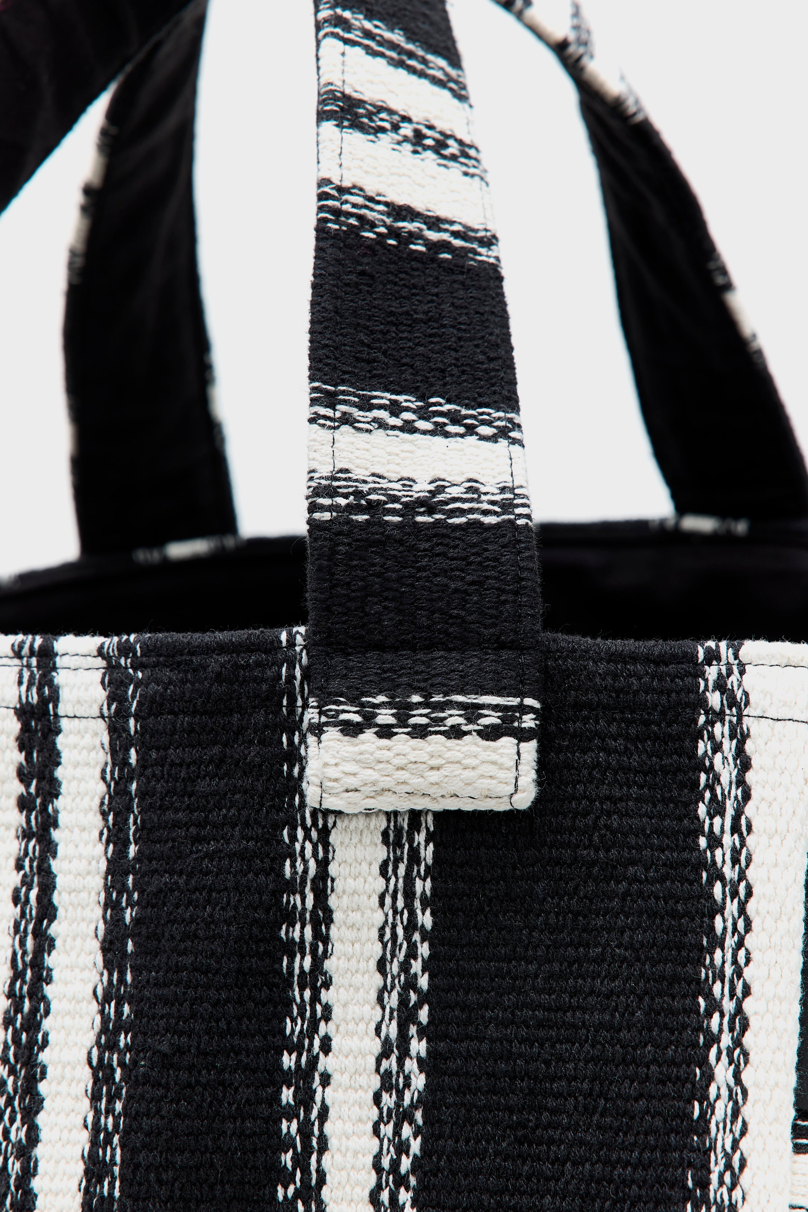 Ibox handbag (261 / W / STRIPE A)