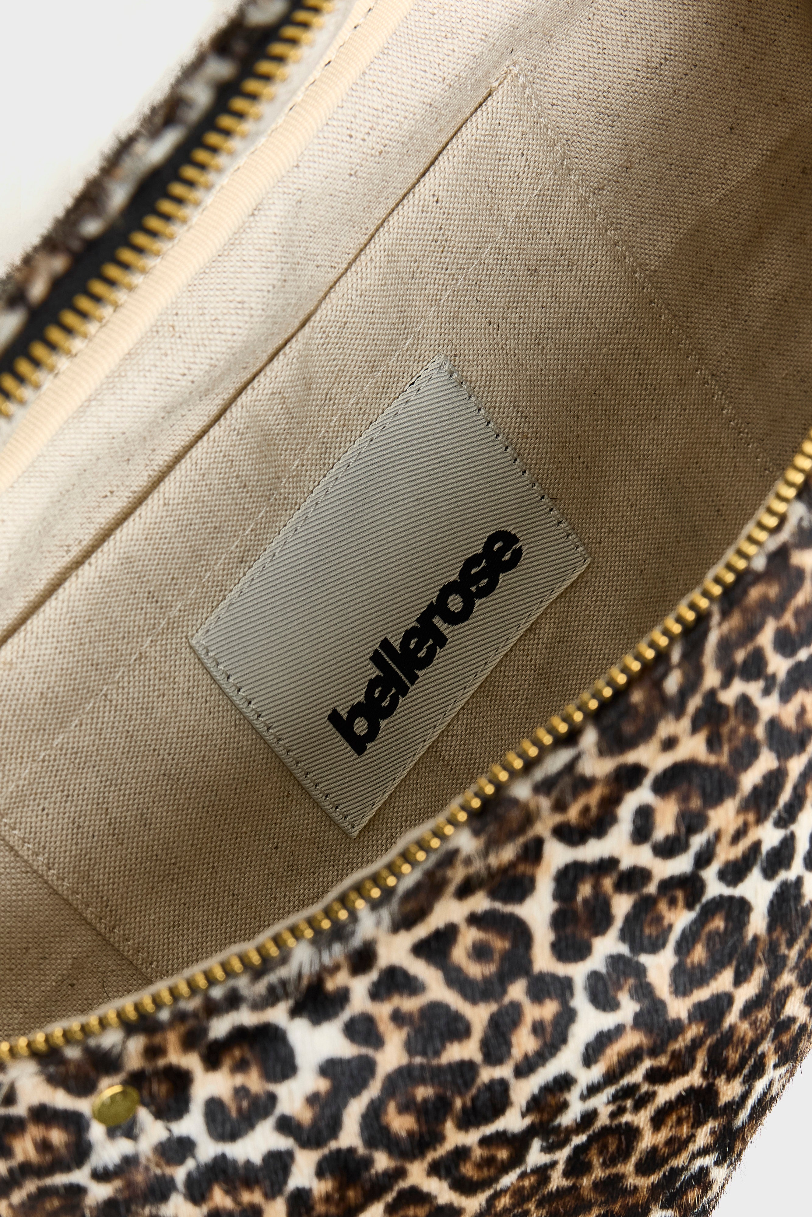 Souply sling bag met luipaardprint (262 / W / DISPLAY A)