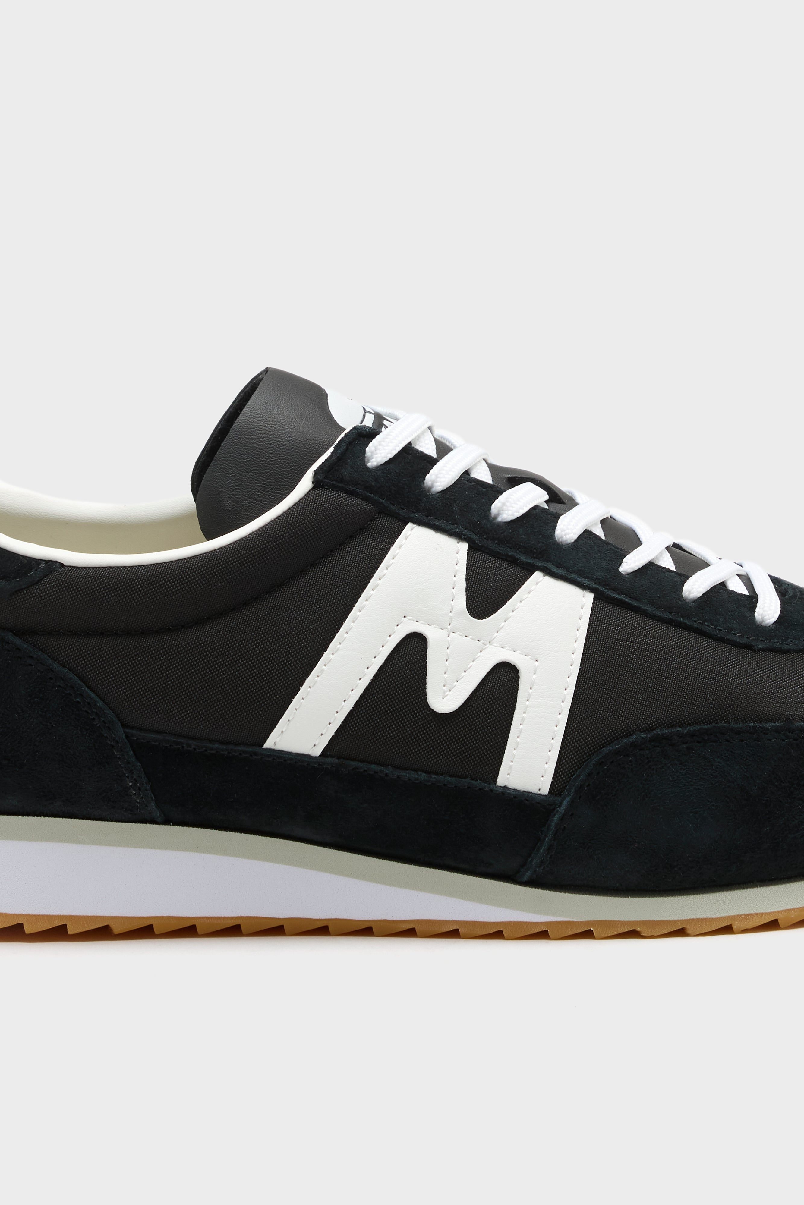 Mestari 76 for Men  (261 / M / BLACK)