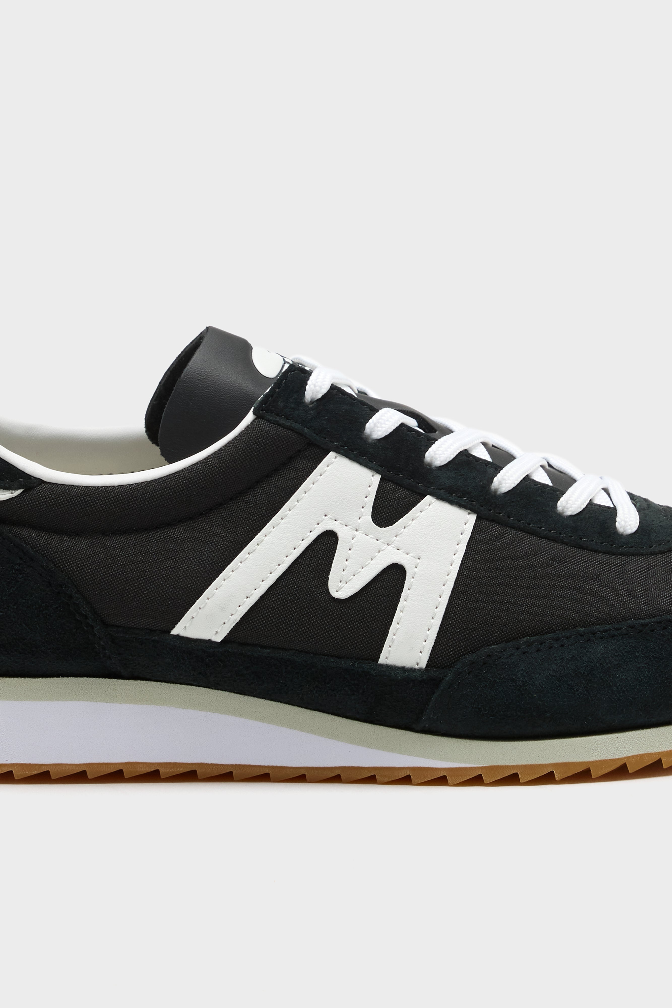 Mestari 76 voor Dames (261 / W / BLACK/WHITE)