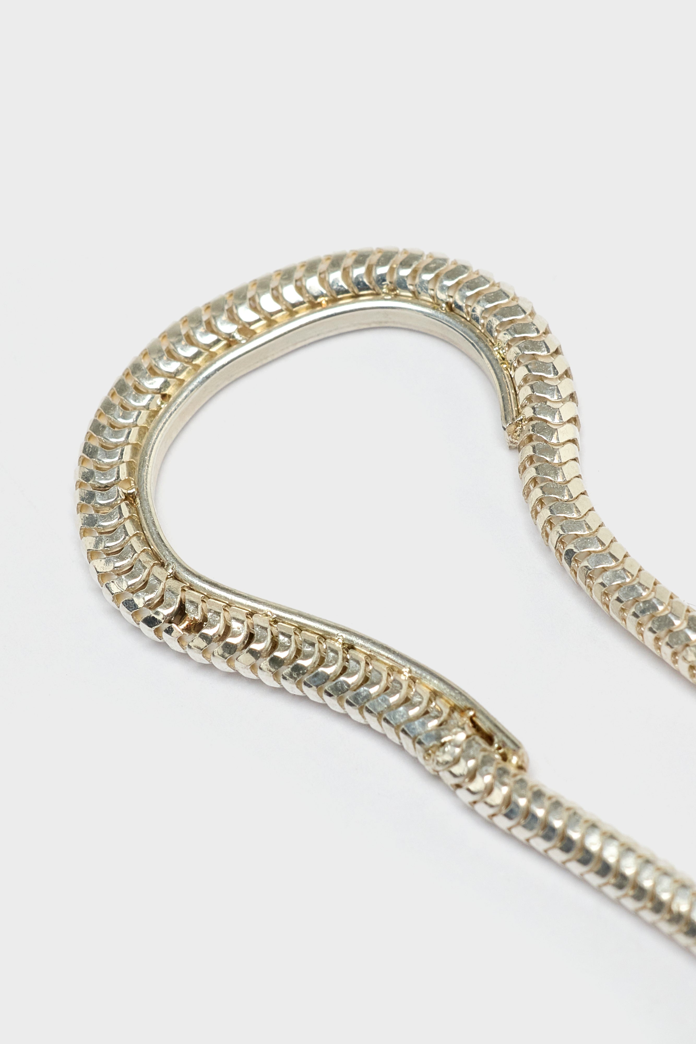 Lissom Circular Earcuff  (252 / W / SILVER)