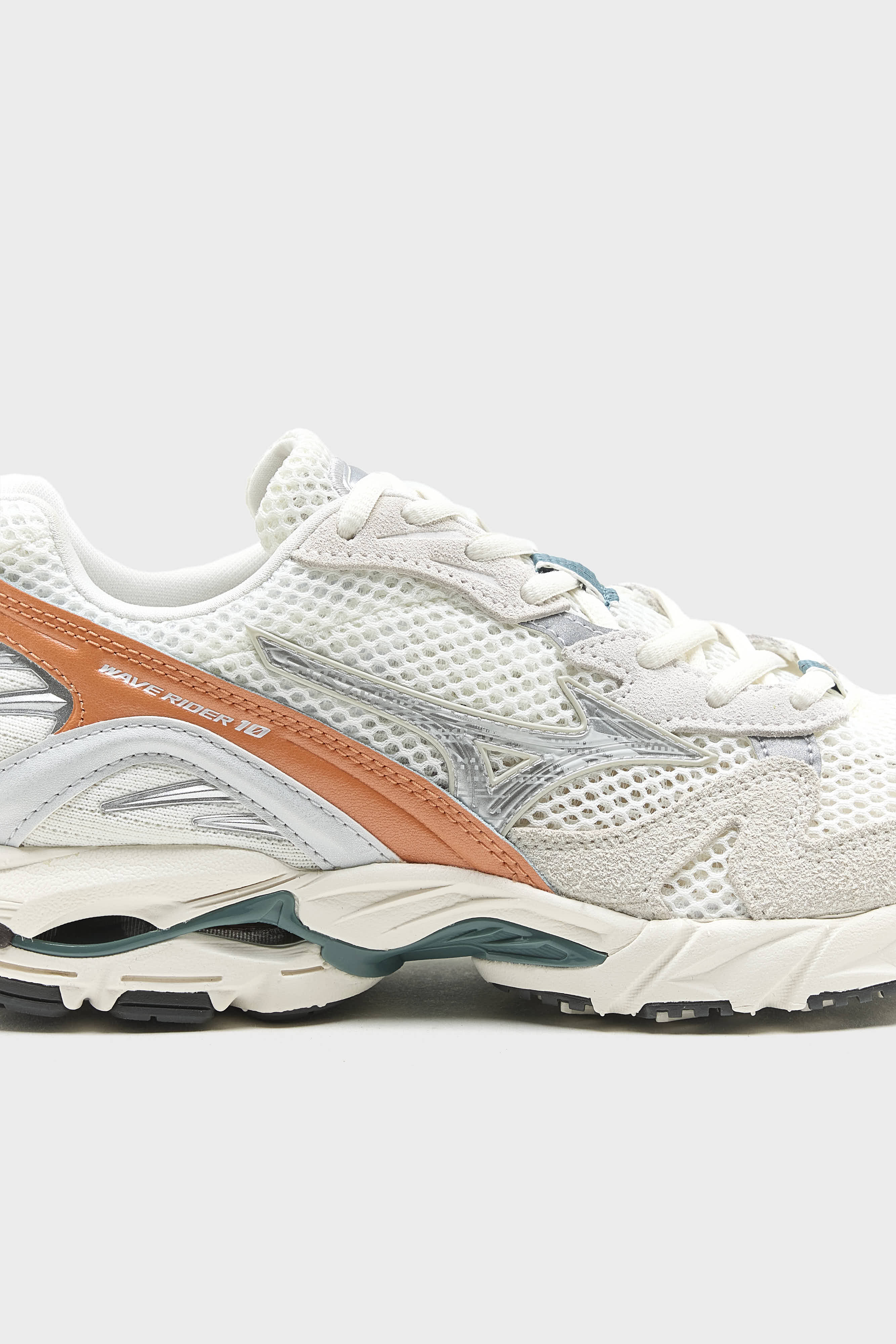 Wave Rider 10 Premium for Women  (261 / W / GREY)