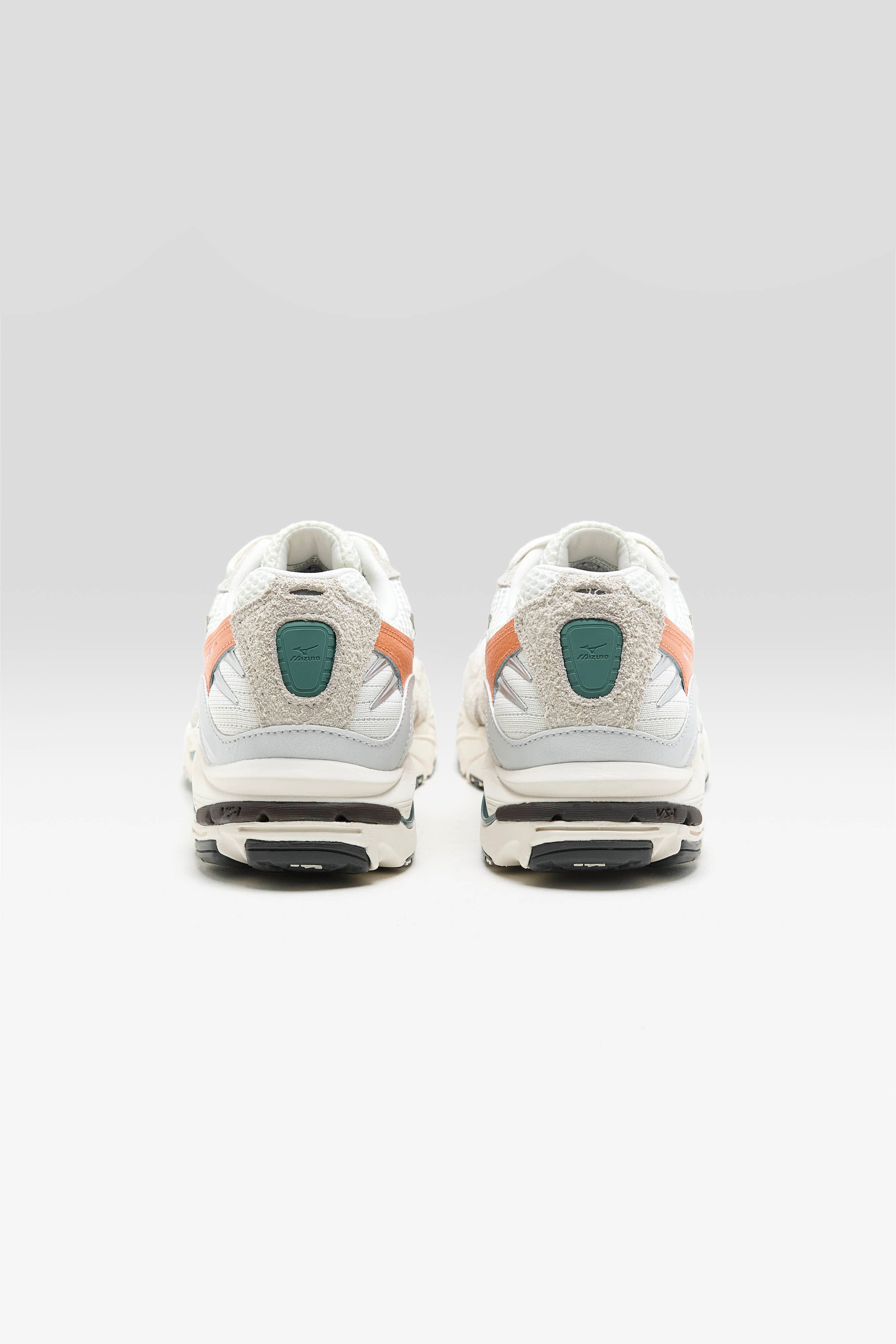Wave Rider 10 Premium for Women  (261 / W / GREY)