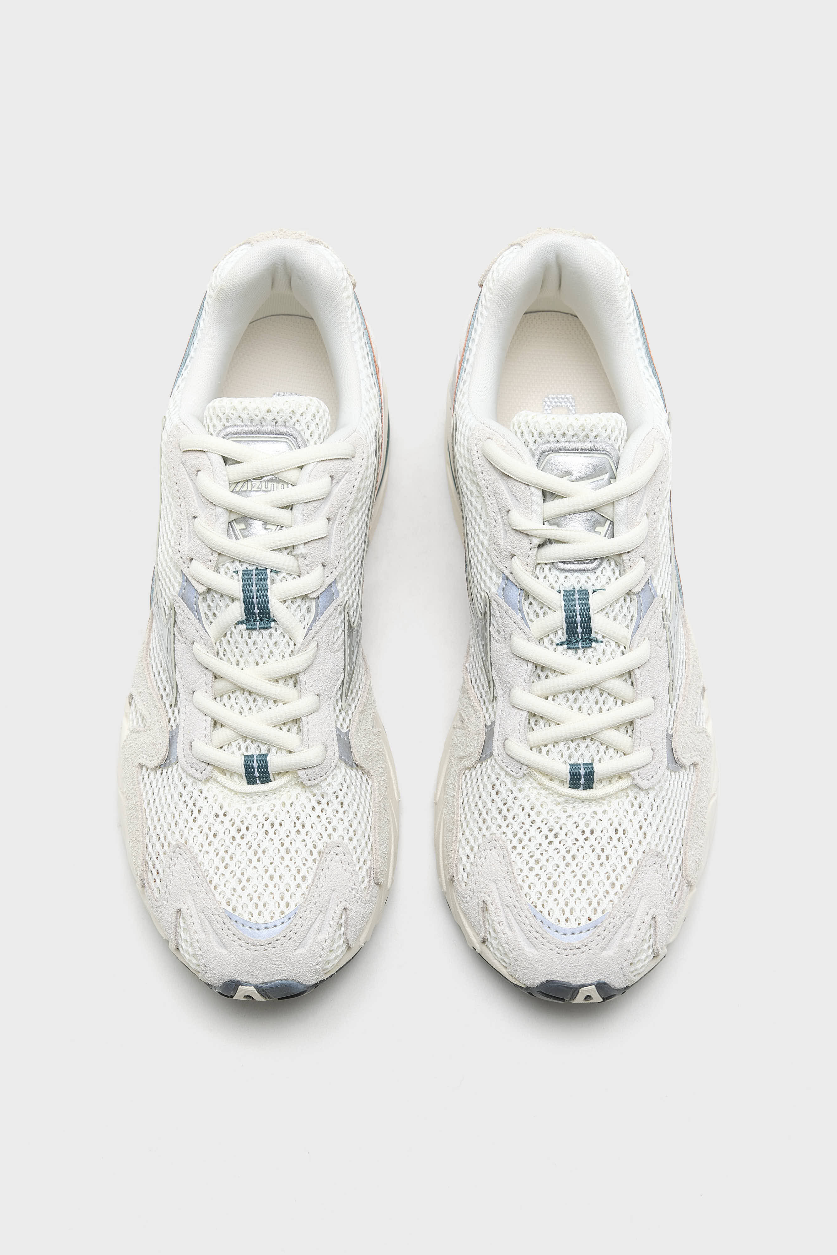 Wave Rider 10 Premium for Women  (261 / W / GREY)