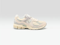 NEW BALANCE 2002R for Women  
