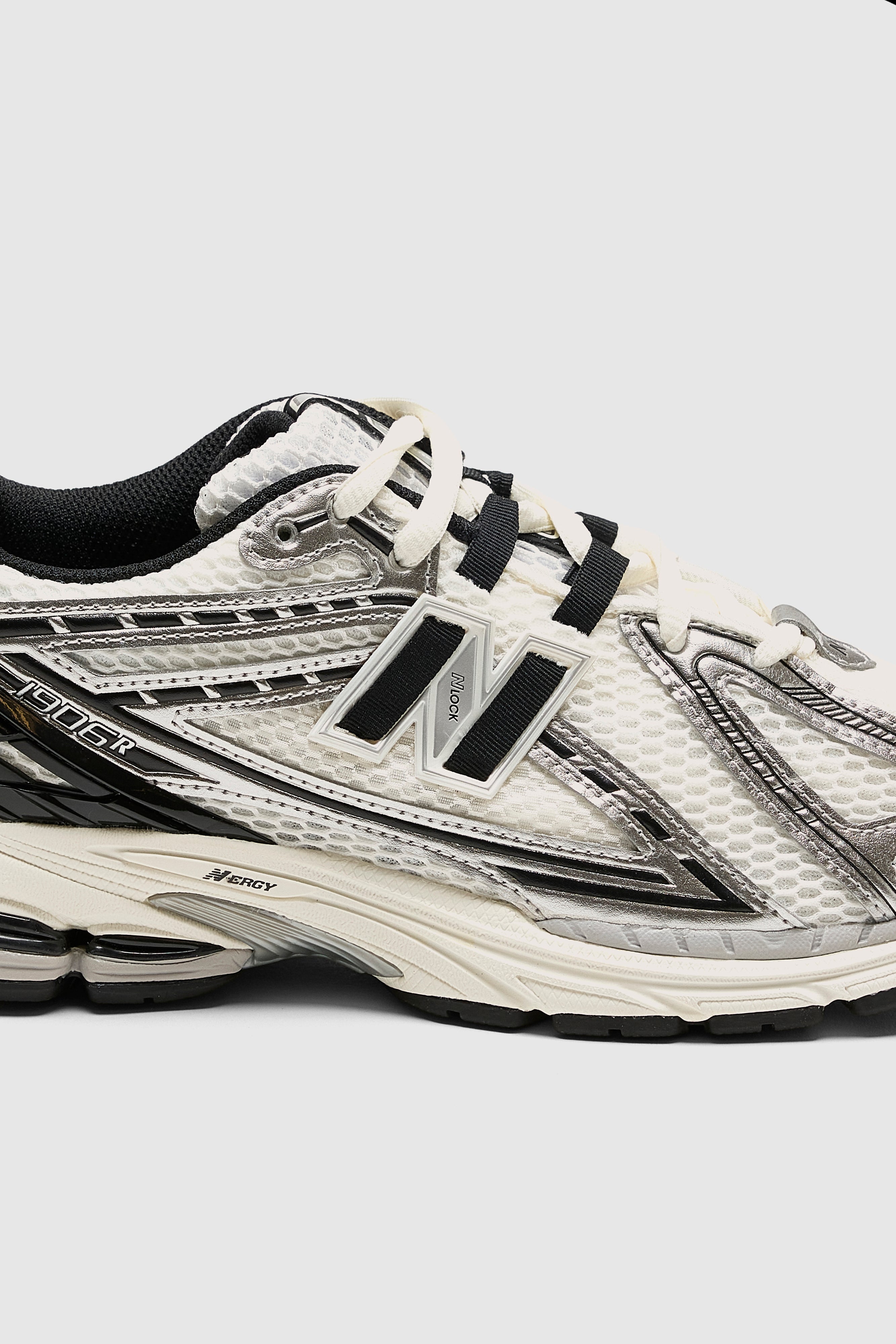 1906R pour Homme (242 / M / GREY)