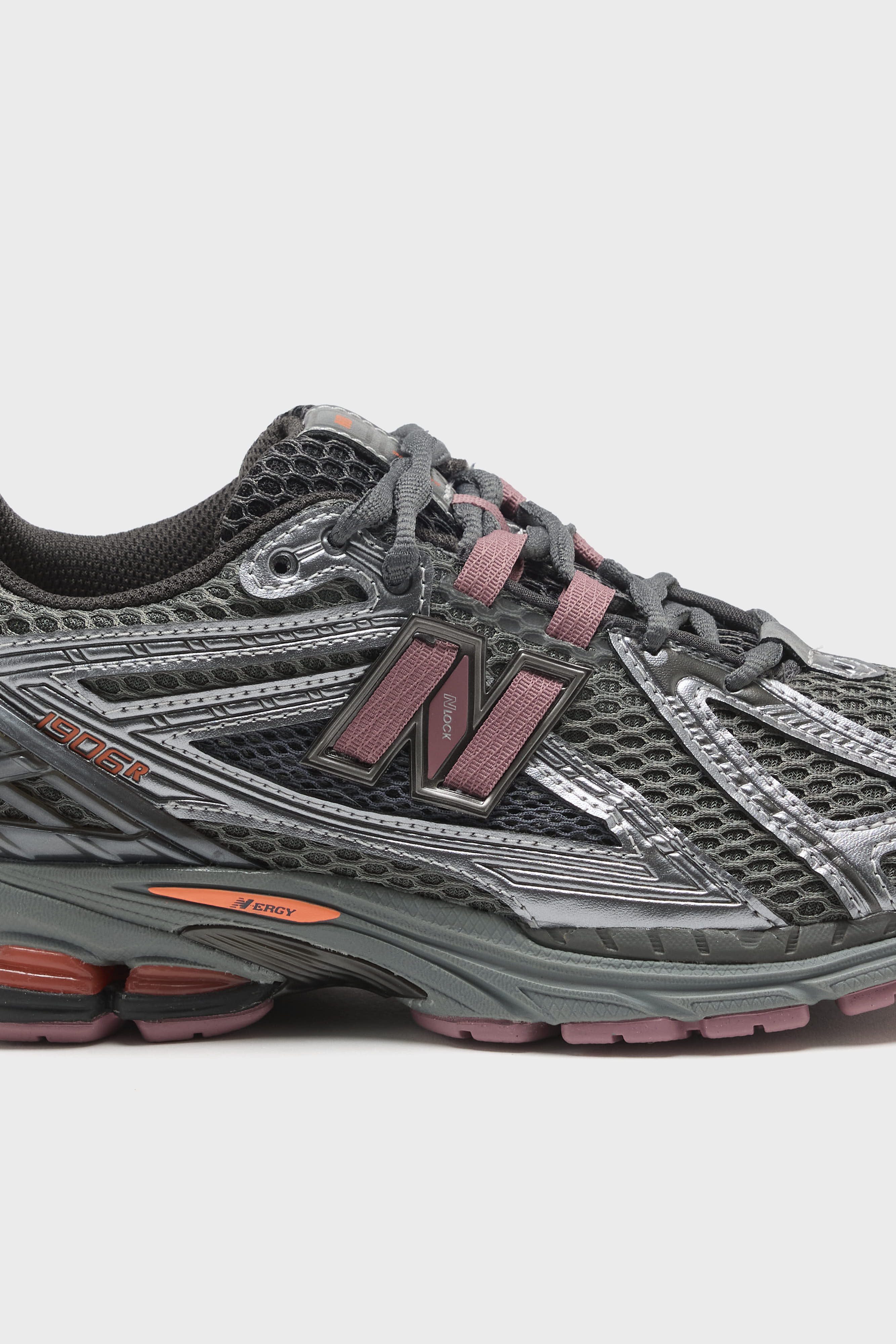 1906R for Women  (261 / W / ROSEWOOD)