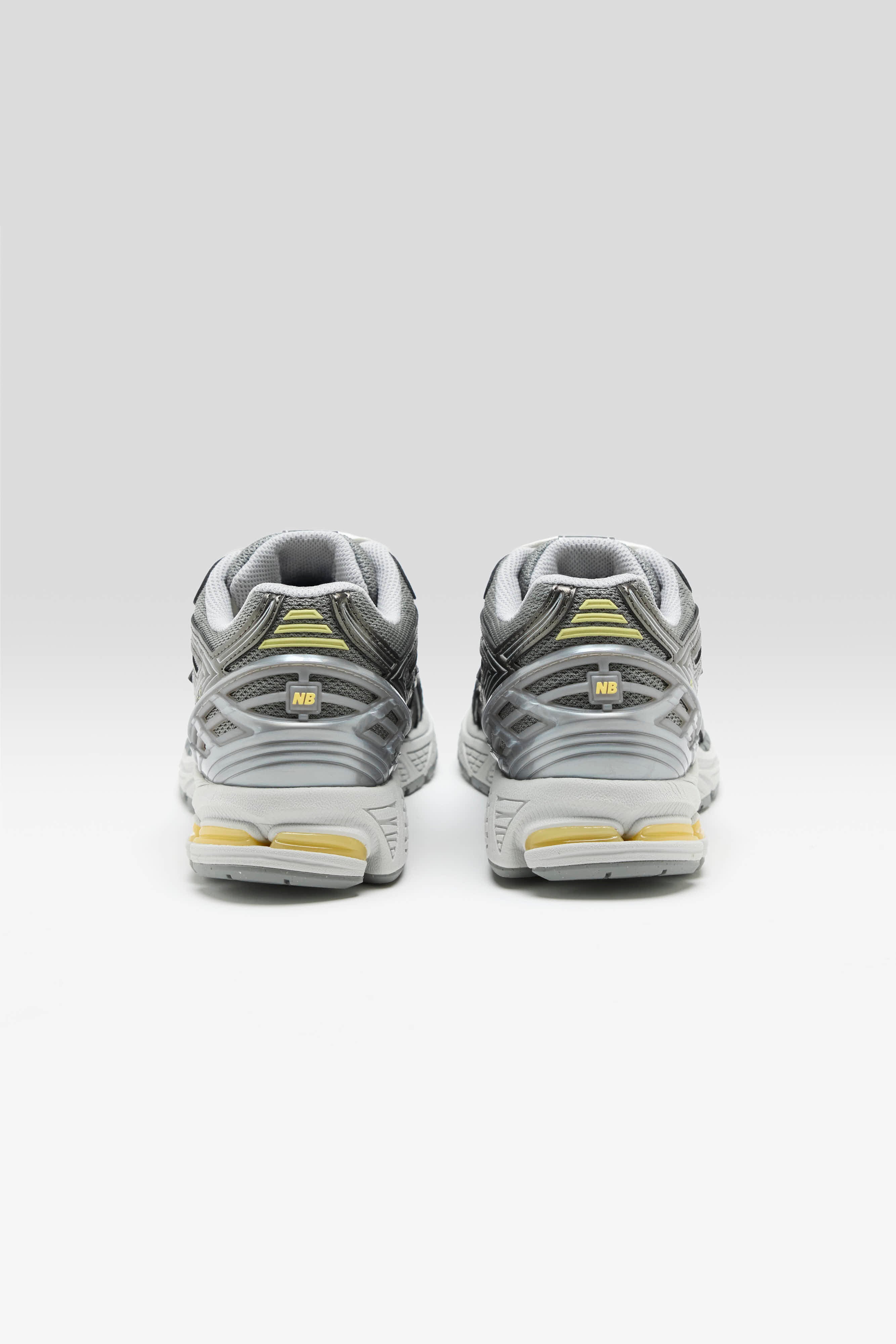 1906R for Women  (261 / W / METAL)