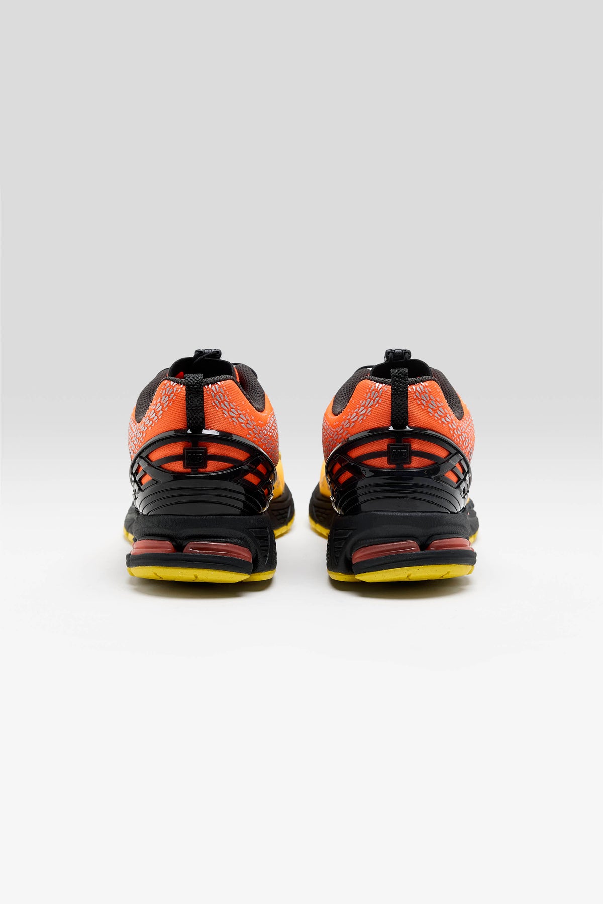 1906F for Men  (261 / M / ORANGE FLUO)