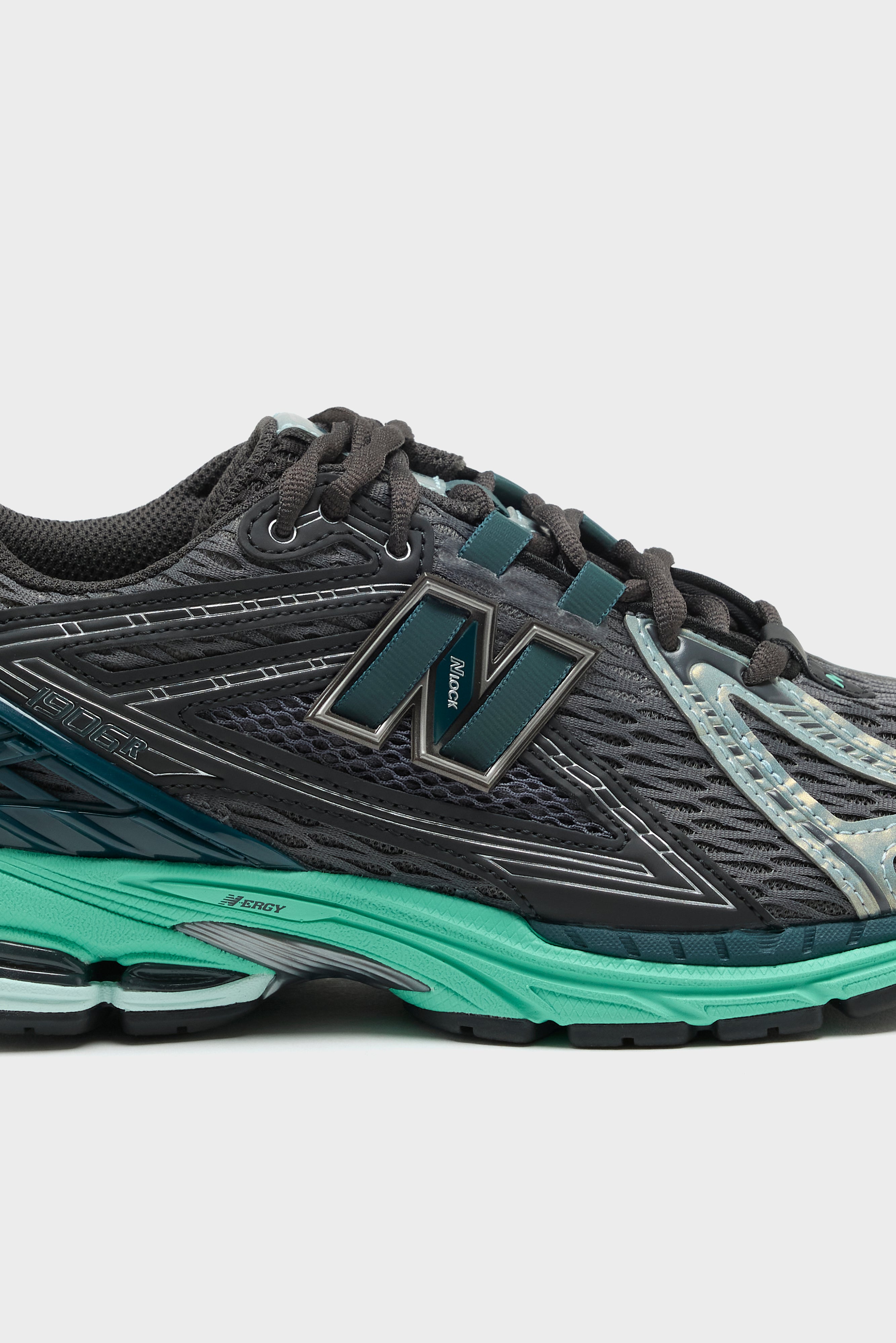 1906R pour Femme  (261 / W / BLACK)