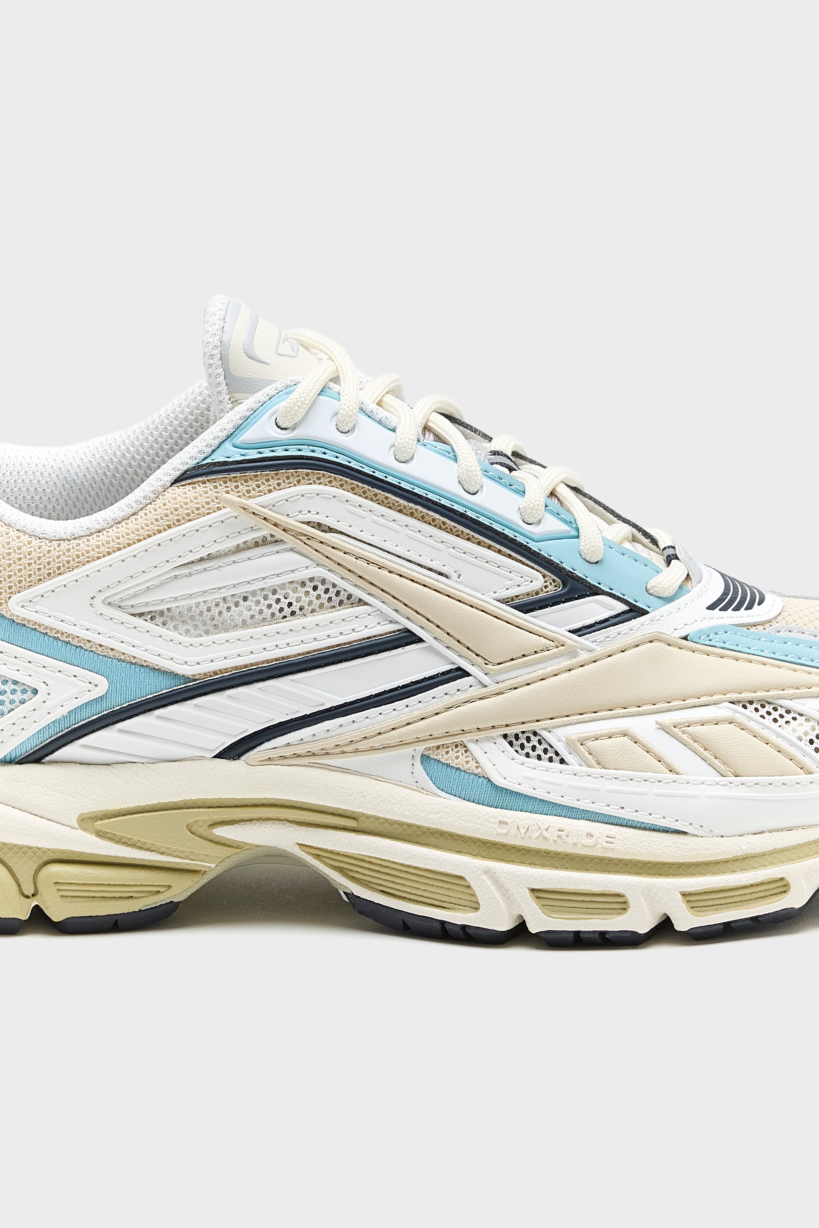 Premier Road Ultra for Women  (251 / W / BEIGE)