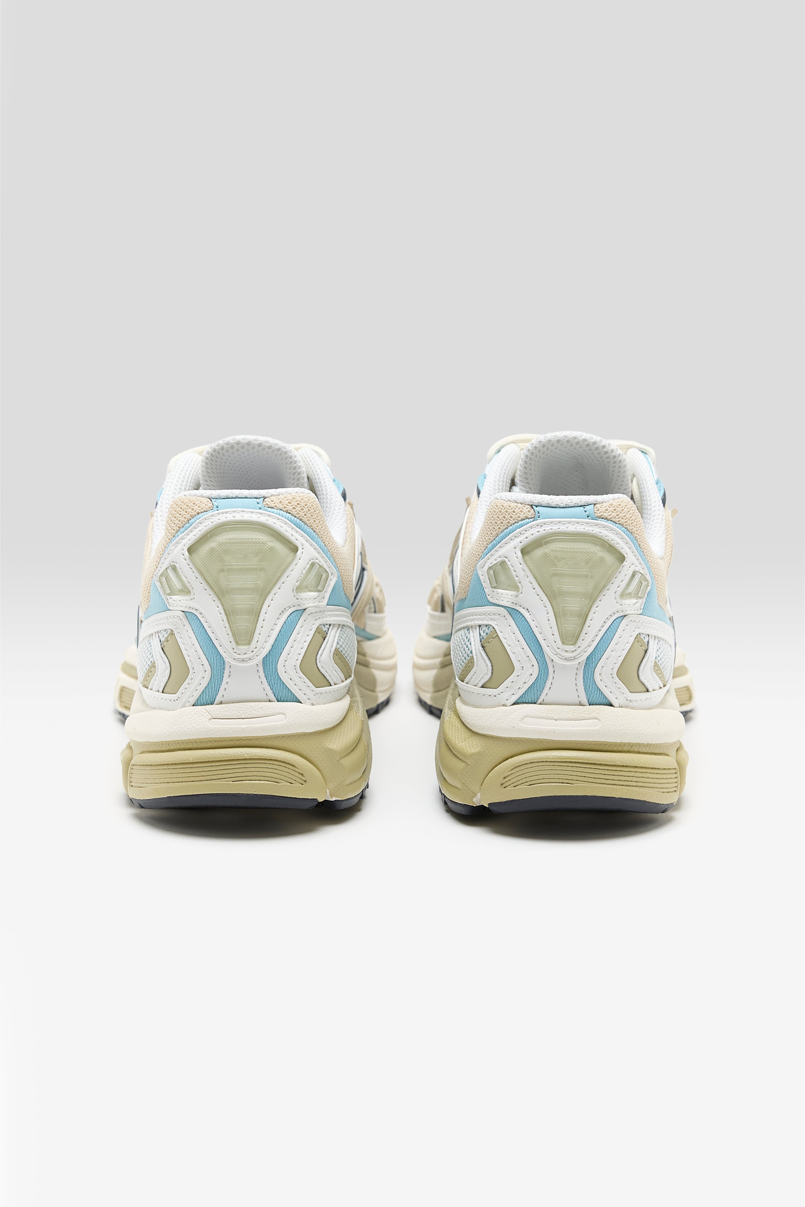 Premier Road Ultra for Women  (251 / W / BEIGE)