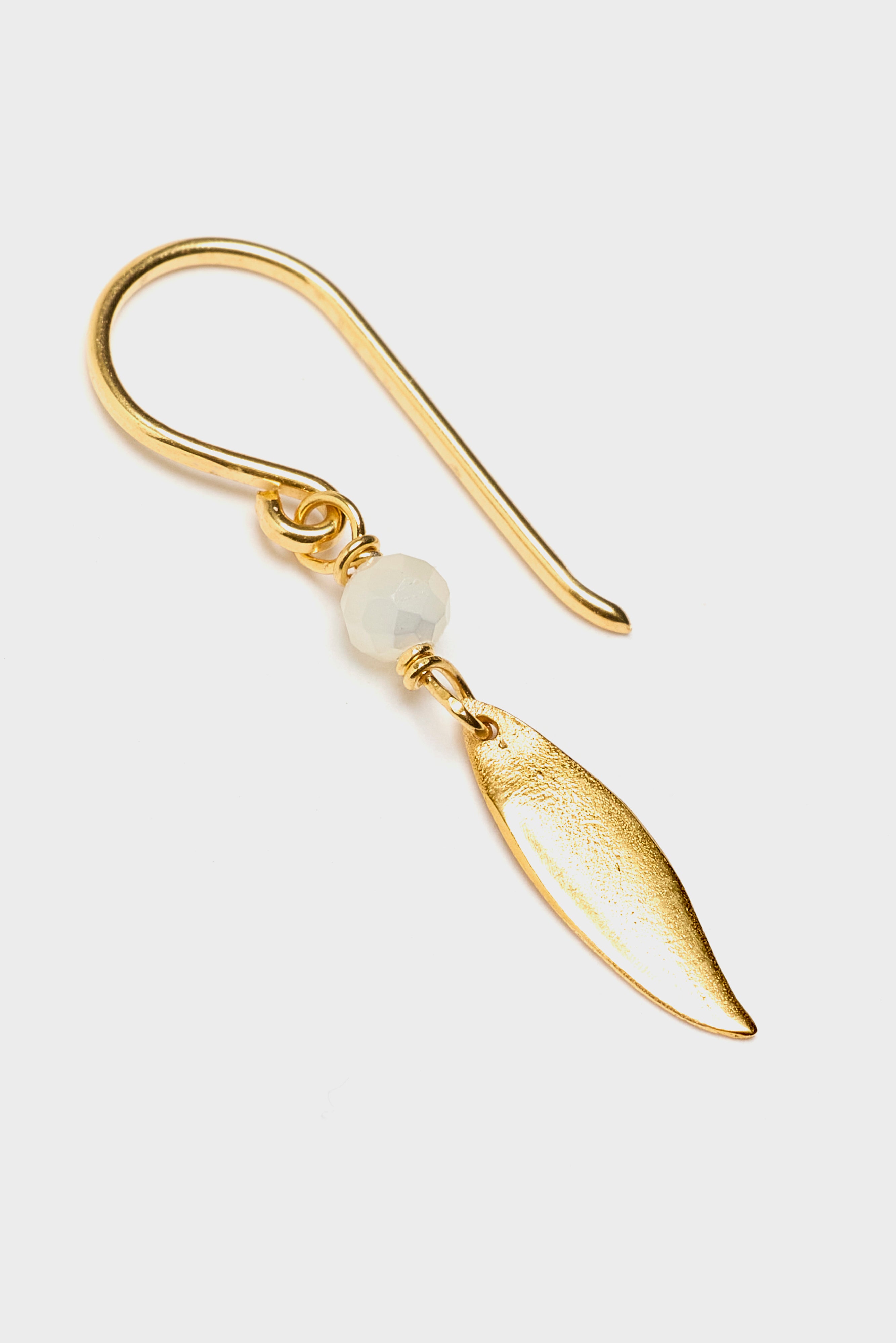 Asymmetric Leaf Earrings  (261 / W / GOLD)