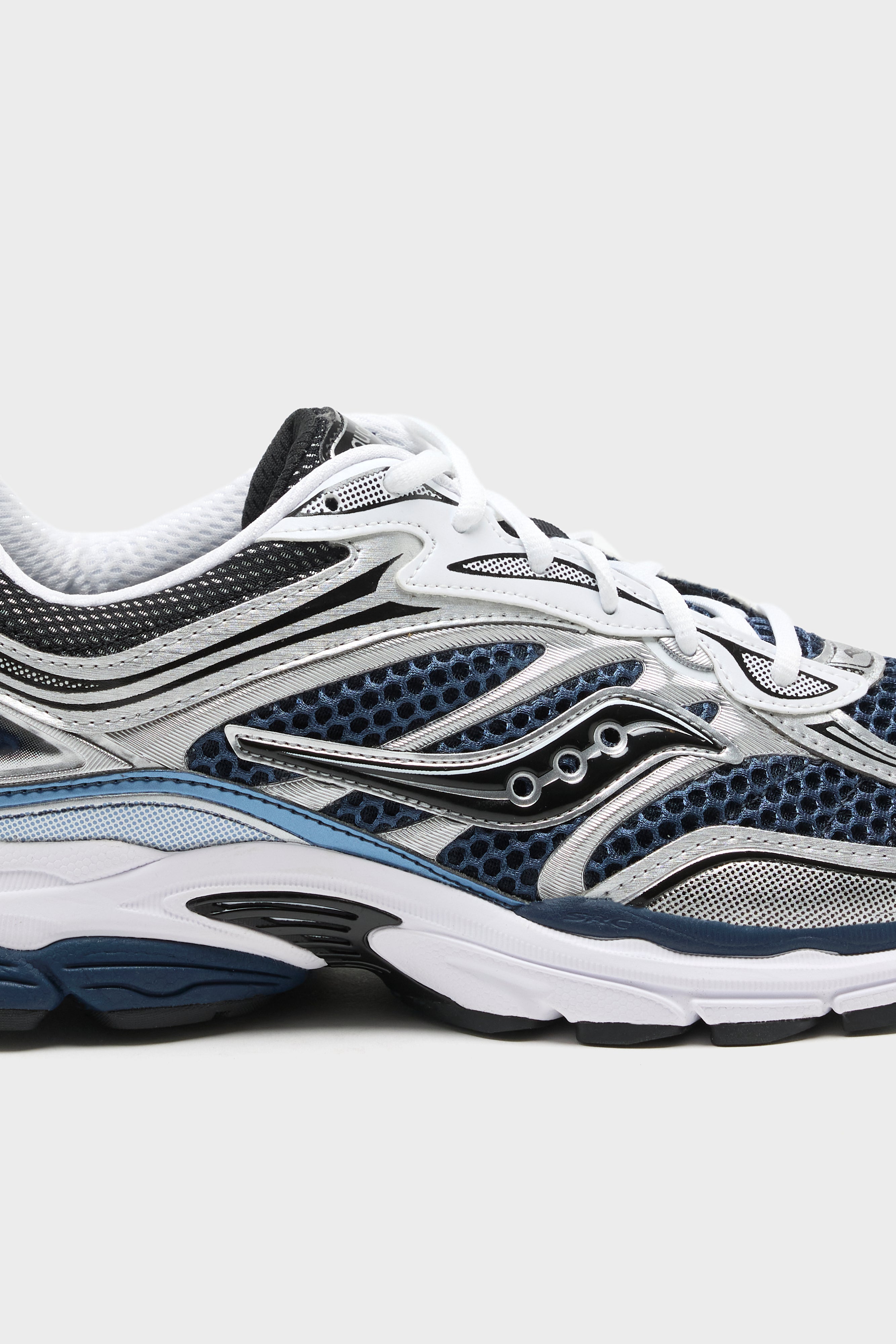 Progrid Omni 9 for Men  (261 / M / DARK NAVY)