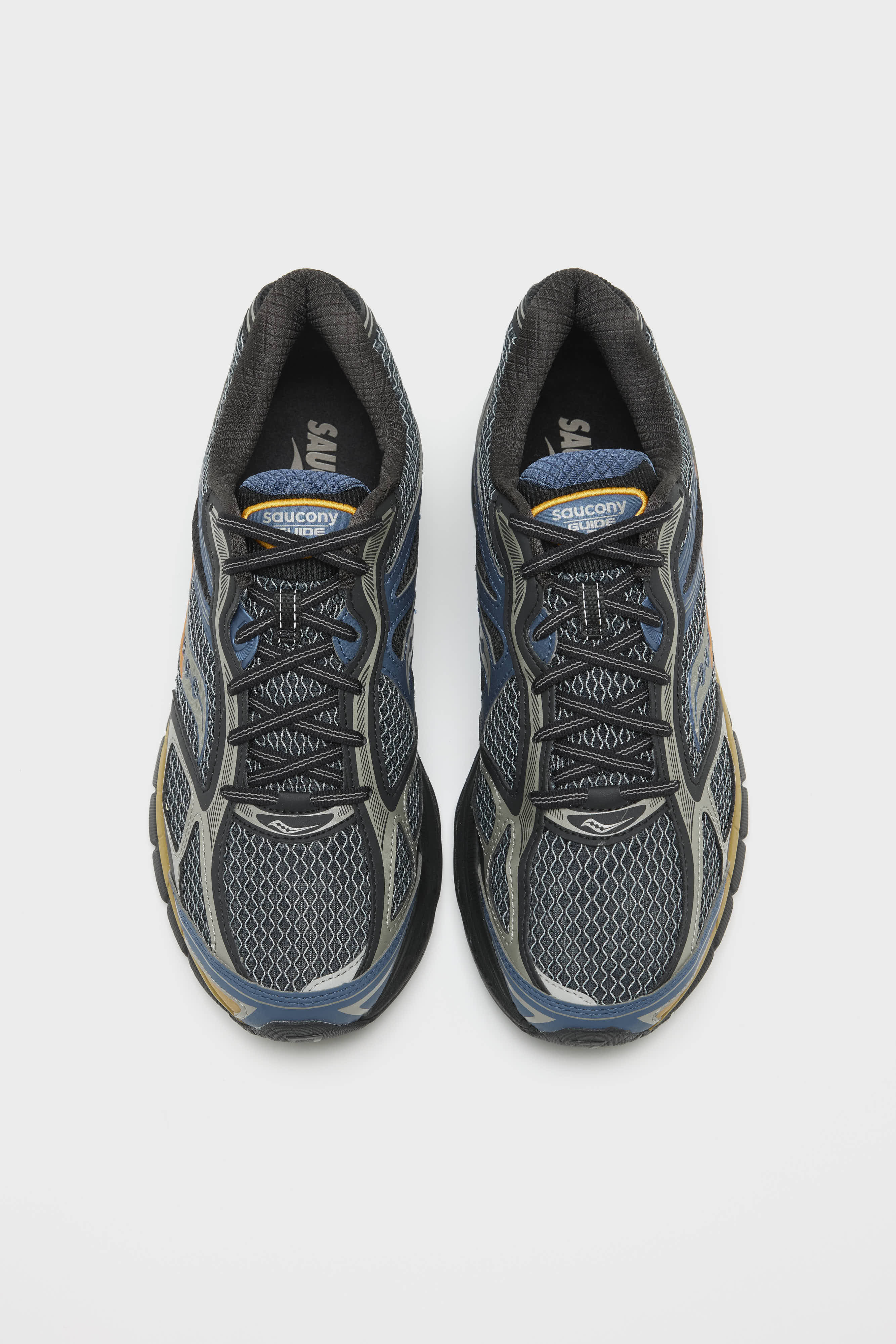 ProGrid Guide 7 Disrupt for Men  (261 / M / BLACK)